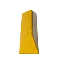 Žlutý plastový parkovací doraz Carstop - délka 78 cm, šířka 10 cm a výška 6 cm