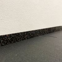 Černo-bílo-červená gumová soklová podlahová lišta FLOMA FitFlo IceFlo - délka 200 cm, šířka 7 cm, tloušťka 0,8 cm