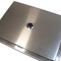 Kovová venkovní čisticí vstupní rohož s odtokovou vanou FLOMA SteelMat - délka 60 cm, šířka 80 cm, výška 2,5 cm