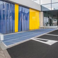 Ocelový extra odolný čistící kartáčový pozinkovaný podlahový rošt pro vysokozdvižné vozíky FLOMA Economic - délka 60 cm, šířka 79,3 cm a výška 5 cm