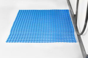 Modrá univerzální protiskluzová olejivzdorná rohož (mřížka 22 x 10 mm) (role) - délka 10 m, šířka 120 cm, výška 1,2 cm F