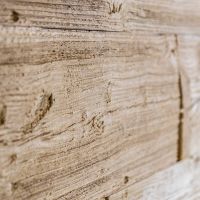 Obkladový kámen WOKAM dřevěný dekor hnědá 500x200x25 mm Beton balení 0,6m2 Steinblau