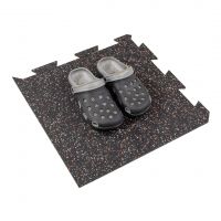 Černo-bílo-červená gumová podlahová deska (puzzle - roh) FLOMA FitFlo SF1050 - délka 47,8 cm, šířka 47,8 cm, výška 0,8 cm