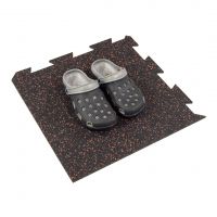 Černo-červená gumová podlahová deska (puzzle - střed) FLOMA FitFlo SF1050 - délka 47,8 cm, šířka 47,8 cm, výška 0,8 cm