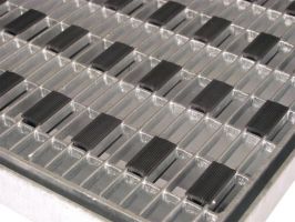 Gumový čisticí kartáč pro rohože Grid s okem 3 x 1 cm FLOMA Easy Brush