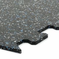 Černo-bílo-modrá gumová podlahová deska (puzzle - okraj) FLOMA FitFlo SF1050 - délka 47,8 cm, šířka 47,8 cm, výška 0,8 cm