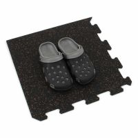 Černo-červená gumová podlahová deska (puzzle - roh) FLOMA FitFlo SF1050 - délka 47,8 cm, šířka 47,8 cm, výška 0,8 cm