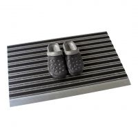 Černo-stříbrná hliníková venkovní čistící kartáčová vstupní rohož FLOMA Topline - délka 50 cm, šířka 80 cm, výška 1,5 cm