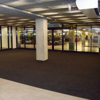 Černá kobercová čisticí zóna FLOMA Shakira - délka 200 cm, šířka 200 cm, výška 1,6 cm