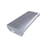 Kovový pozinkovaný protiskluzový schodišťový stupeň (30/3, 34/38) FLOMA SteelStep - šířka 60 cm, hloubka 24 cm, výška 3 cm