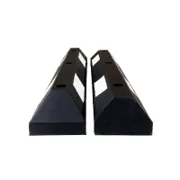 Černo-bílý plastový reflexní parkovací doraz FLOMA PS-01 - délka 180 cm, šířka 15 cm, výška 10,5 cm