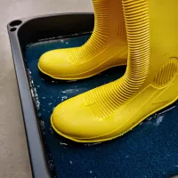 Dekontaminační dezinfekční rohož (vana) na boty, obuv, podrážky FLOMA SD10 - délka 45,5 cm, šířka 57,5 cm, výška 11 cm