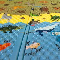 Pěnová skládací dětská hrací podložka Casmatino ABC Animals - délka 200 cm, šířka 140 cm, výška 1 cm F