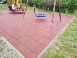 Červená gumová certifikovaná dopadová dlažba FLOMA ProF - délka 50 cm, šířka 50 cm, výška 7,5 cm