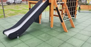 Zelená gumová certifikovaná dopadová dlažba FLOMA ProF - délka 50 cm, šířka 50 cm, výška 7,5 cm