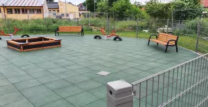 Šedá gumová certifikovaná dopadová dlažba FLOMA ProF - délka 50 cm, šířka 50 cm, výška 6 cm