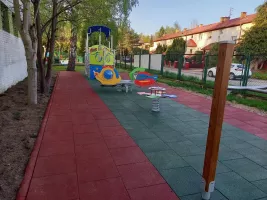 Šedá gumová certifikovaná dopadová dlažba FLOMA ProF - délka 50 cm, šířka 50 cm, výška 6 cm
