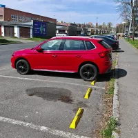 Žlutý plastový parkovací doraz CarStop - délka 78 cm, šířka 10 cm, výška 6 cm