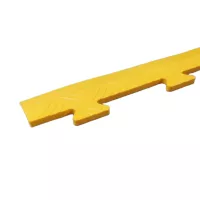 Žlutý plastový PVC nájezd "samec" pro dlažby Tenax (checker) - délka 48 cm, šířka 7 cm, výška 0,8 cm