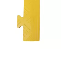 Žlutý plastový PVC nájezd "samec" pro dlažby Tenax (checker) - délka 48 cm, šířka 7 cm, výška 0,8 cm