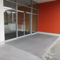 Textilní gumová hliníková kartáčová vstupní rohož FLOMA Alu Low - délka 100 cm, šířka 150 cm, výška 1 cm
