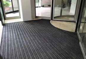 Hliníková kartáčová venkovní vstupní rohož FLOMA Alu Extra (Cfl-S2) - délka 100 cm, šířka 100 cm, výška 1,7 cm