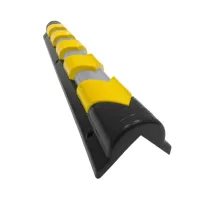 Černo-žlutá plastová (PVC) ochrana rohů zdí a stěn FLOMA CP31 - délka 90 cm, šířka 14 cm, tloušťka 9 cm