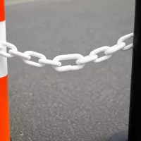 Bílá (PPC) plastová spojka k řetězům FLOMA PC61