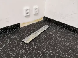 Černo-šedá gumová podlahová deska (puzzle - střed) FLOMA FitFlo SF1050 - délka 95,6 cm, šířka 95,6 cm, výška 1,6 cm