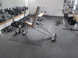 Černo-šedá gumová podlahová deska (puzzle - střed) FLOMA FitFlo SF1050 - délka 95,6 cm, šířka 95,6 cm, výška 1,6 cm