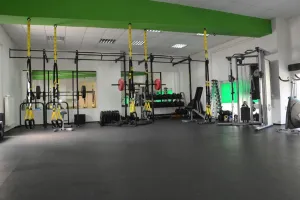 Černo-šedá gumová podlahová deska (puzzle - střed) FLOMA FitFlo SF1050 - délka 95,6 cm, šířka 95,6 cm, výška 1,6 cm