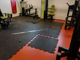 Černo-šedá gumová podlahová deska (puzzle - střed) FLOMA FitFlo SF1050 - délka 95,6 cm, šířka 95,6 cm, výška 1,6 cm