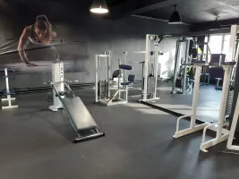 Černo-šedá gumová podlahová deska (puzzle - střed) FLOMA FitFlo SF1050 - délka 95,6 cm, šířka 95,6 cm, výška 1,6 cm