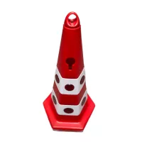 Červený plastový (PPC) držák pro kužely a sloupky FLOMA TC76 - výška 5,5 cm