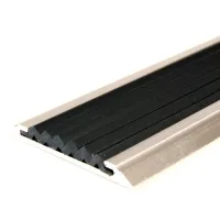 Černá hliníková schodová lišta s protiskluzovým páskem FLOMA Antislip - délka 200 cm, šířka 5,3 cm, výška 0,6 cm