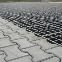Černá plastová zátěžová zatravňovací dlažba FLOMA HydroG - délka 80 cm, šířka 40 cm, výška 6,5 cm