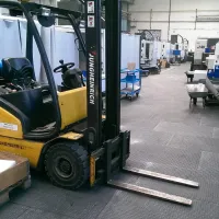 Plastová univerzální oboustranná zátěžová podlahová deska FLOMA RePVC T620 - délka 120 cm, šířka 80 cm, výška 2,2 cm