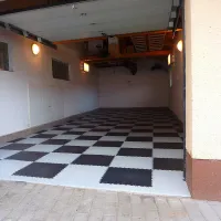 Červený plastový (PVC) nájezd Fortelock Industry (penízky) - délka 51 cm, šířka 14 cm, výška 0,7 cm