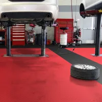 Žlutý plastový (PVC) rohový nájezd Fortelock Industry (kůže) - délka 14 cm, šířka 14 cm, výška 0,7 cm