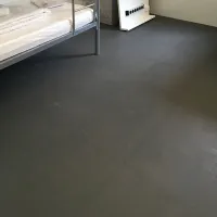 Červený plastový (PVC) rohový nájezd Fortelock Industry (penízky) - délka 14 cm, šířka 14 cm, výška 0,7 cm