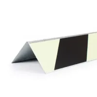 Bílo-černá fotoluminiscenční ochrana rohů zdí, stěn (L-profil) - délka 150 cm, šířka 5 x 5 cm, tloušťka 0,55 cm