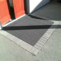 Černá plastová vstupní rohož Helix Z1 - délka 22,9 cm, šířka 30,5 cm, výška 1,1 cm