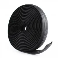 Černý plastový kabelový most - délka 900 cm, šířka 7,6 cm, výška 1,1 cm