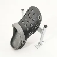 Kovová pozinkovaná škrabka na boty FLOMA SS10 - šířka 24 cm, výška 18 cm