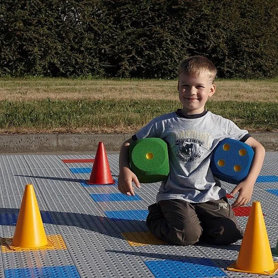 Plastová hra FLOMA Člověče, nezlob se - délka 400 cm, šířka 400 cm