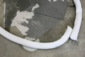 Univerzální střední odolná sorpční rohož - délka 50 cm, šířka 40 cm - 100 ks