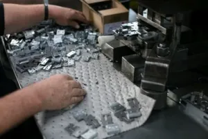 Univerzální těžký odolný sorpční koberec - délka 40 m, šířka 50 cm