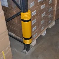 Žlutá plastová ochrana regálů (chránič) pro stojiny regálů 60-85 mm McCue - šířka 12,6 cm, výška 55 cm