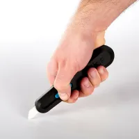 Černo-modrý plastový univerzální samozatahovací nůž SLICE - délka 15,4 cm, šířka 3,6 cm, výška 2,2 cm