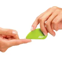 Zelený plastový malý bezpečnostní univerzální nůž SLICE - délka 6,1 cm, šířka 3,1 cm, výška 0,6 cm